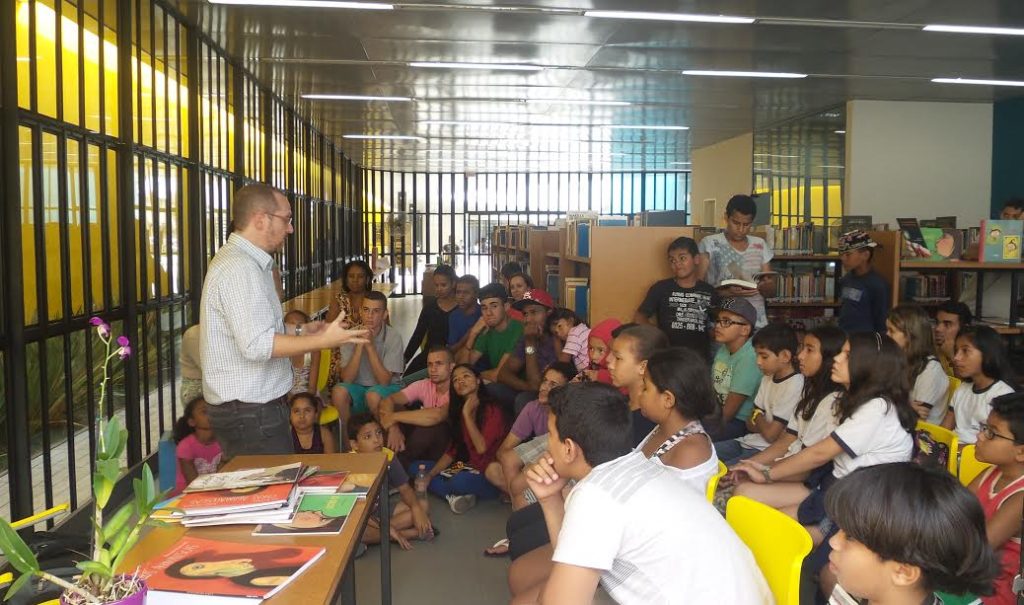 Espaço Alana Library