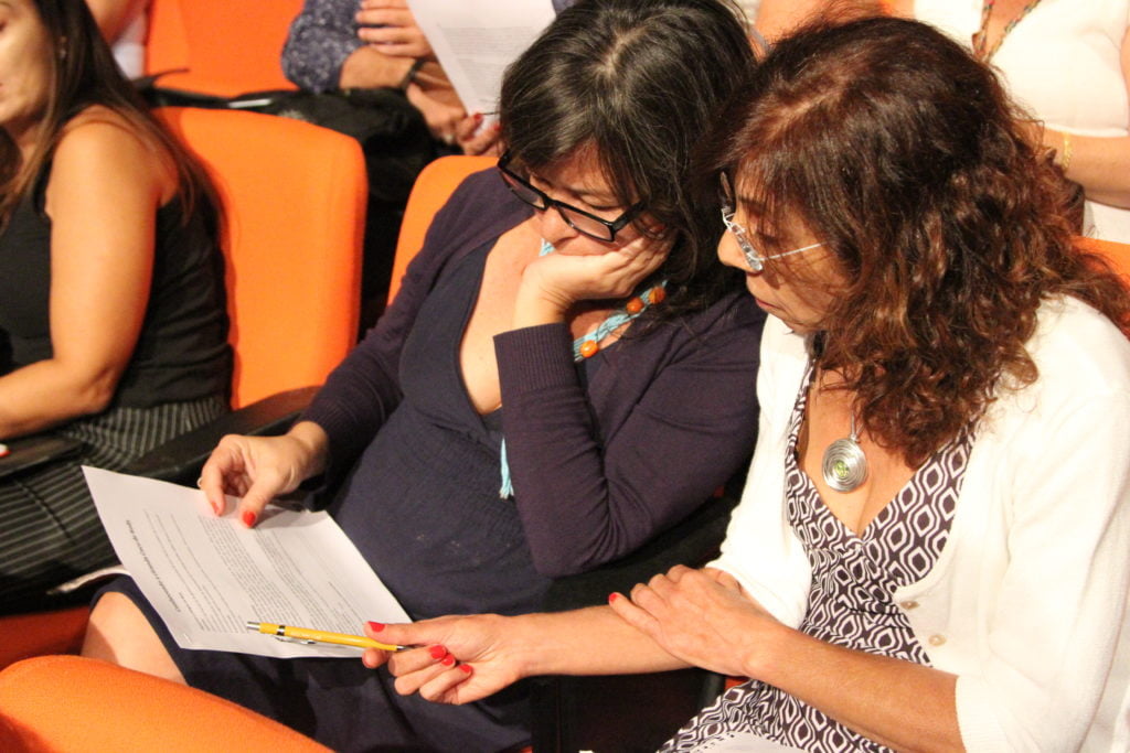 Dinâmica proposta no evento "Planejamentos de Aula para Educação Infantil". Foto: Heloisa Fantini.