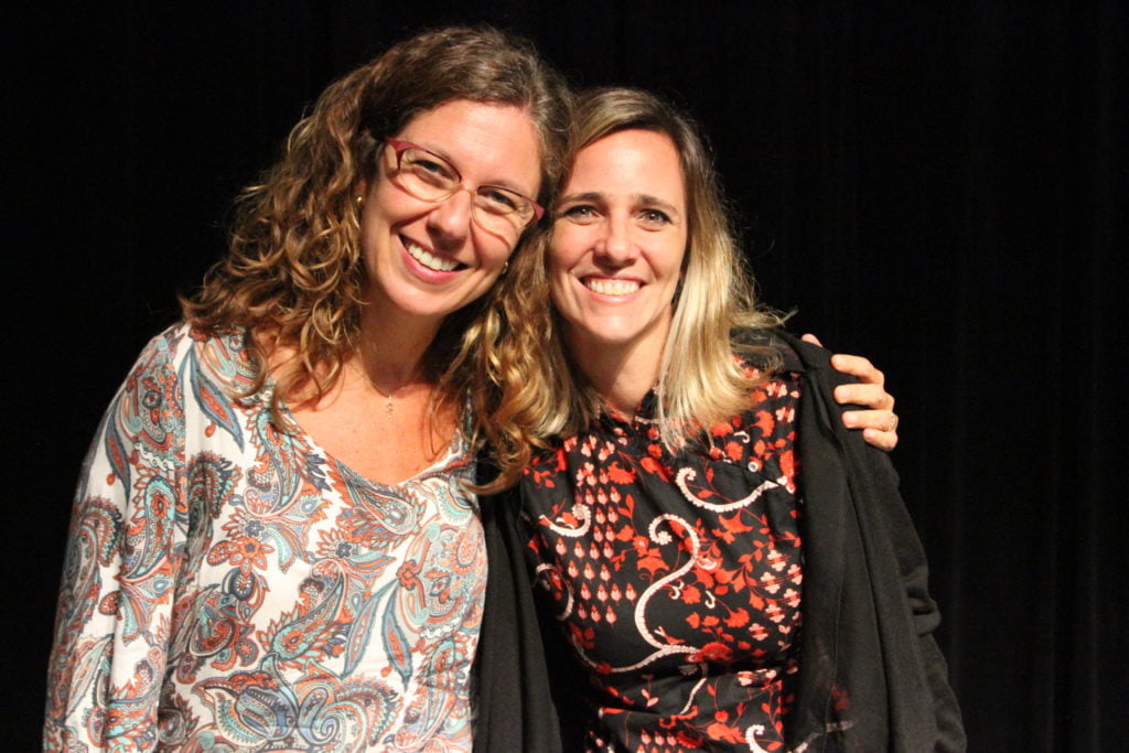 Erika Pisaneschi e Beatriz Ferraz no evento "Planejamentos de Educação Infantil".  Foto: Heloisa Fantini.