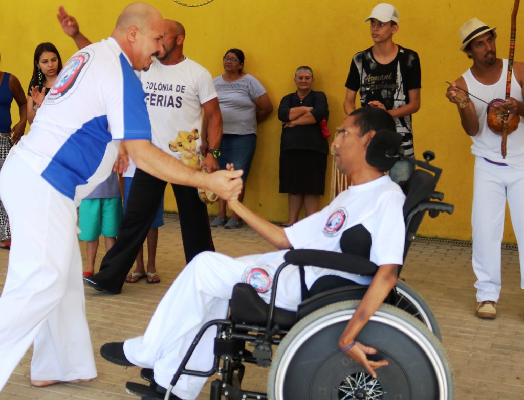 Espaço Alana comemora "O brincar que abraça a diferenças" na Semana Mundial do Brincar.