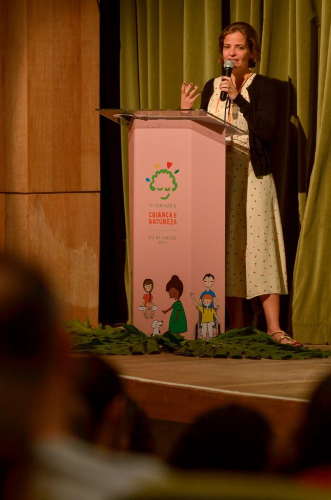 Laís Fleury no "Seminário Infâncias e Naturezas, um olhar para a diversidade social e ambiental".